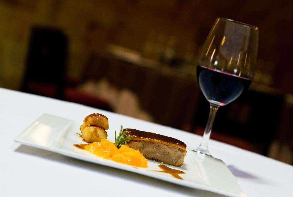 Oca Palacio De La Llorea Hotel & Spa 데바 외부 사진